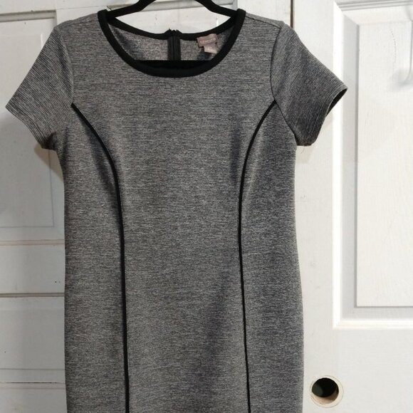 Chico's Sheath Dress - Scoop Neck, Gray/Black Ribbed - Size 0- Short Sleeve - Picture 1 of 8